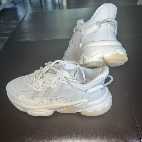 NWT Adidas Ozweego Sneakers - Picture 2 of 7